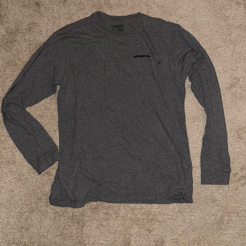 Patagonia Gray Long Sleeve Tee Classic Design